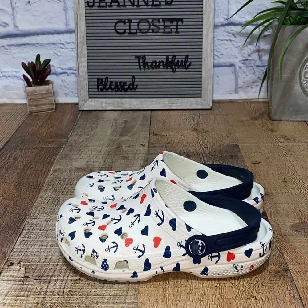 Crocs Classic White Anchor + Hearts Print Clogs C13